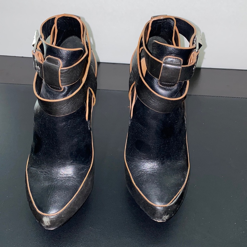 Badgley Mischka Mark & James  women’s ankle booties 7.5m high heels black